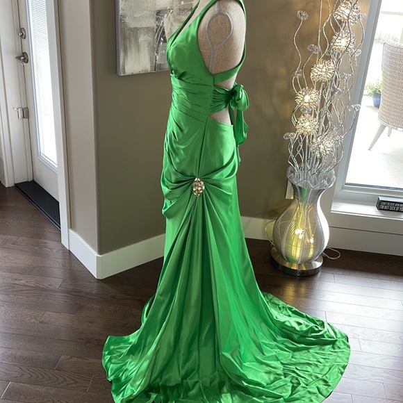 Evening gown - Picture 3 of 4